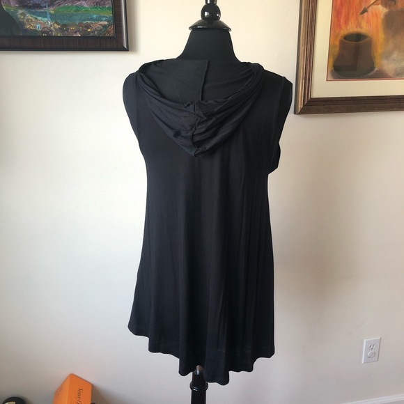 KAIVA | Ganesh Inspired Yoga High-Low Tank - Picture 2 of 4